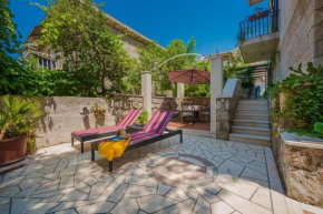 Ferienwohnung Ivona mit Terrasse und Außendusche